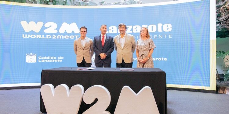 Cabildo y World2Meet firman un acuerdo para la promoción de Lanzarote como destino turístico en el mercado nacional