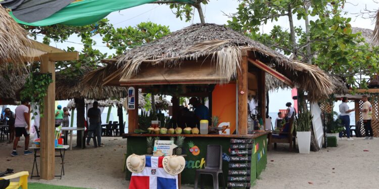 Clarine Beach Bar & Restaurant renueva sus instalaciones