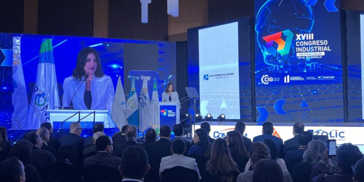 Inicia XVIII Congreso Industrial en fomento del desarrollo del país