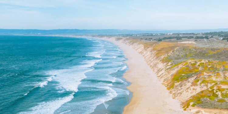 Viajes de Ciencia - Esta es la playa más largas del mundo (y esta otra la más corta)