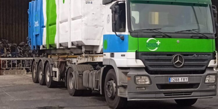 El Cabildo de Tenerife suprime 60 viajes semanales de camiones de residuos para mejorar la movilidad en las autopistas