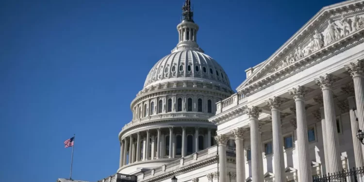 Cierre gubernamental de EE.UU: Impacto y Futuro Incierto