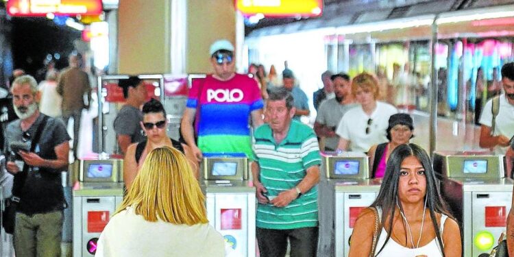El transporte público de Bizkaia vuelve a sus mejores números gracias a los descuentos