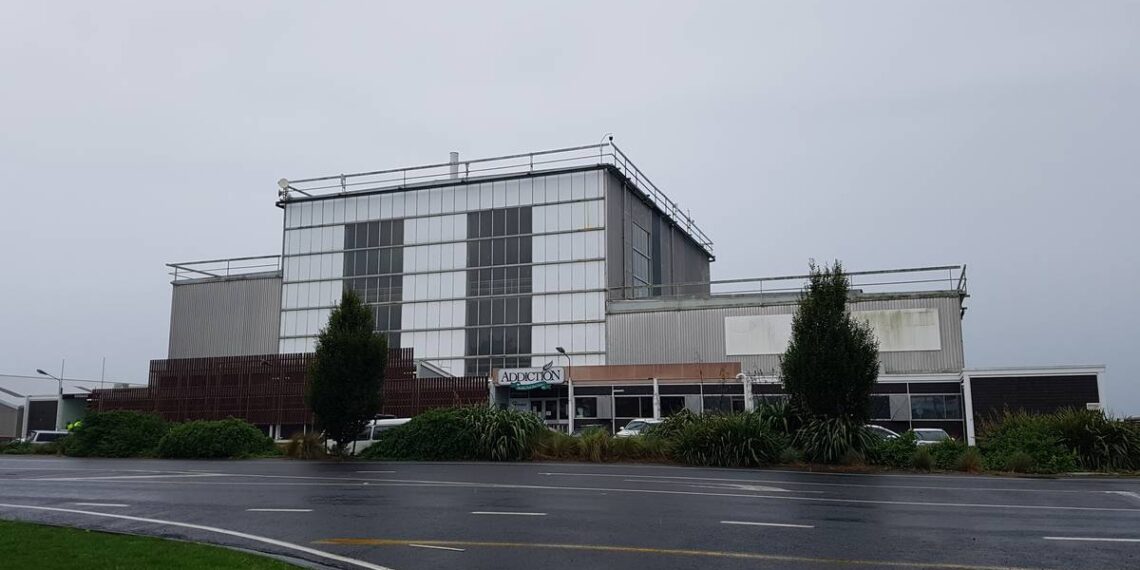 Worker’s finger amputated: Te Puke pet food company Addiction Foods must pay $221K in fines, reparation