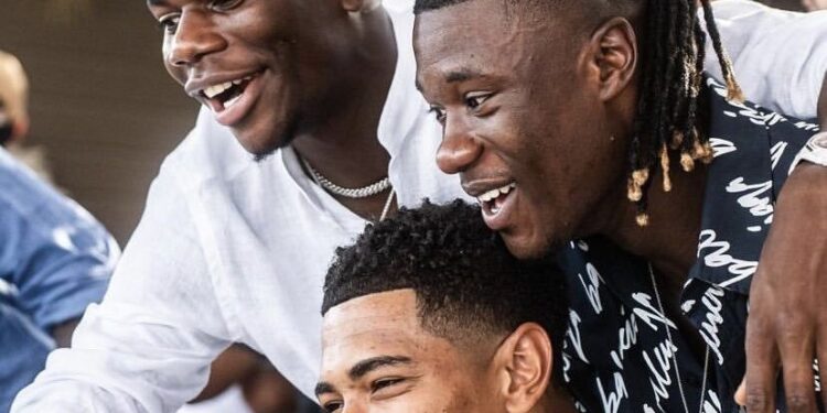 viajes, redes sociales y 'spanglish'