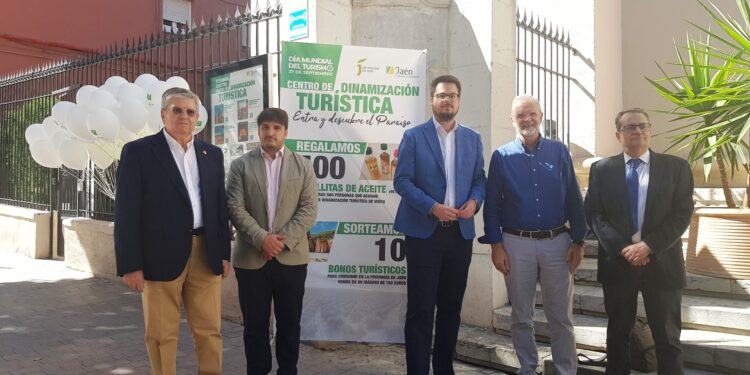 Diputación promociona la oferta turística de la provincia entre jiennenses y visitantes con motivo del Día Mundial del Turismo