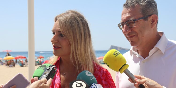 La Consellera de Turismo Nuria Montes anuncia en Benidorm la derogación de la tasa turística para antes de final de año