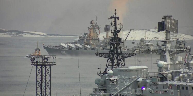 La Royal Navy detecta varios barcos de guerra rusos navegando por el canal de la Mancha