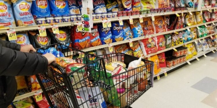 Ultra-processed foods, artificial sweeteners tied to depression