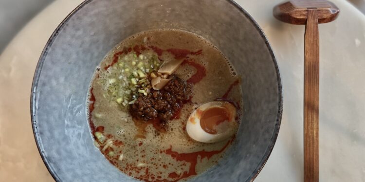 El plato japonés de moda y otros 21 restaurantes de Barcelona para este otoño