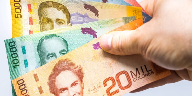 Salario nominal y salario real frenaron: estos son los datos del BCCR