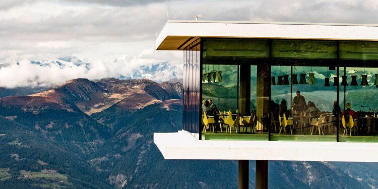 Los mejores destinos gastronómicos que están de moda en Europa
| GQ