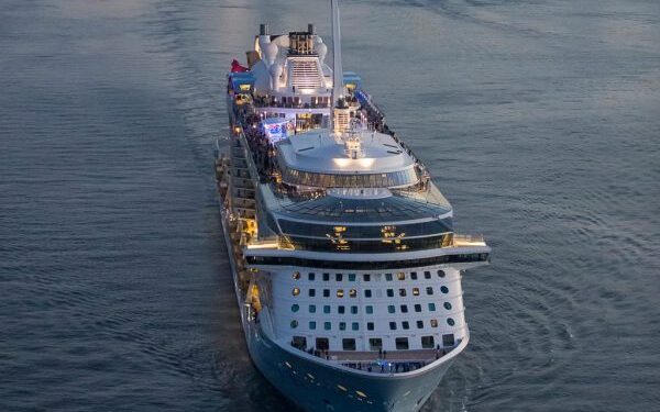 Líneas de cruceros cambian de itinerario debido a huracán Lee