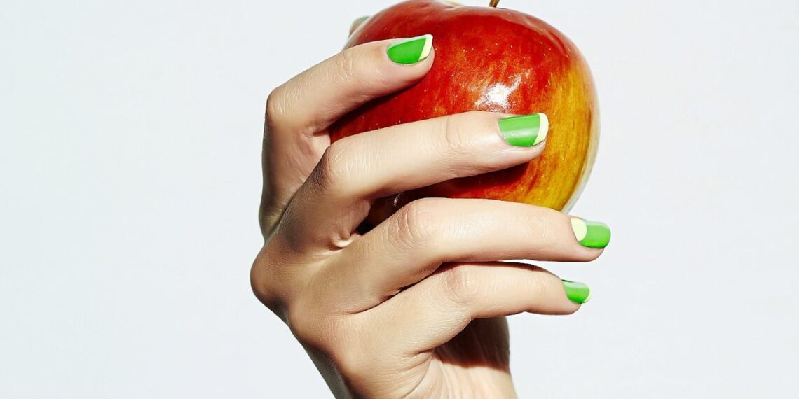 Switch to these foods to help reduce bloating and stay healthy