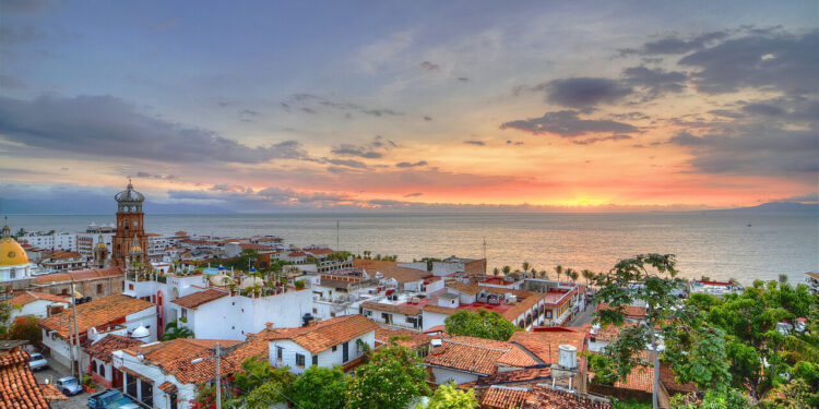 Puerto Vallarta promueve su oferta turística en el mercado colombiano