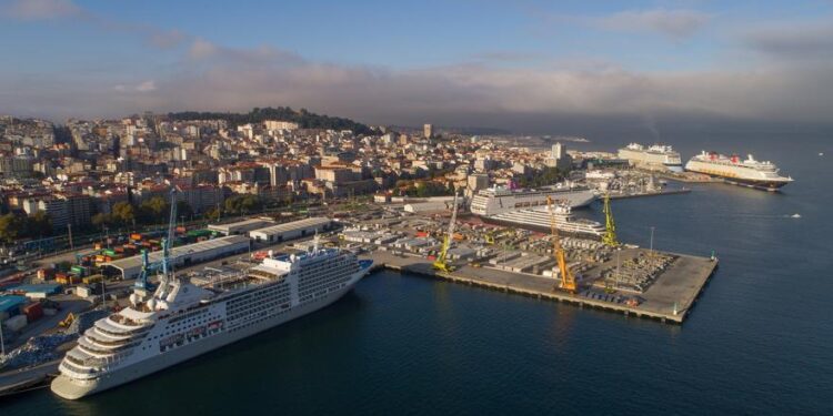 Un desembarco histórico baña Vigo de un crisol cultural
