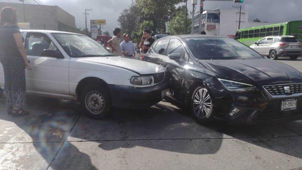 Fuerte choque en crucero de Xalapa