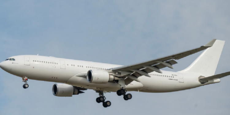 ¿Qué aerolíneas ofrecen servicio de WI-FI durante el vuelo y cuánto cuesta?