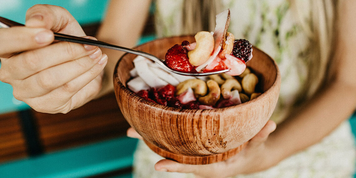 6 Foods to Eat & 6 to Ditch Immediately