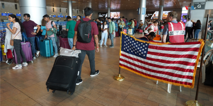 ARCHIVO - El gobierno de Estados Unidos trabaja en la evacuación de personal no esencial de la misión diplomática en Israel, incluye también a familiares de trabajadores.