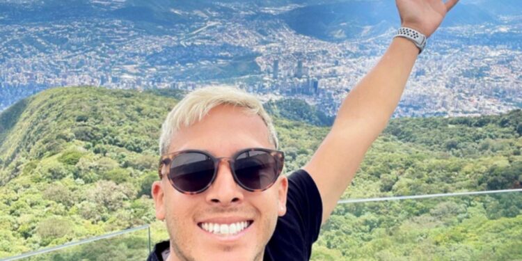 En su estadía por Venezuela Alex Tienda disfruta al visitar los destinos de playa