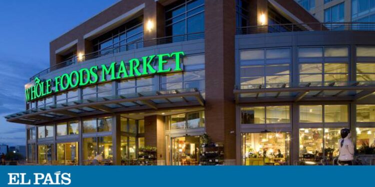 Amazon compra los supermercados Whole Foods por 13.700 millones de dólares | Economía