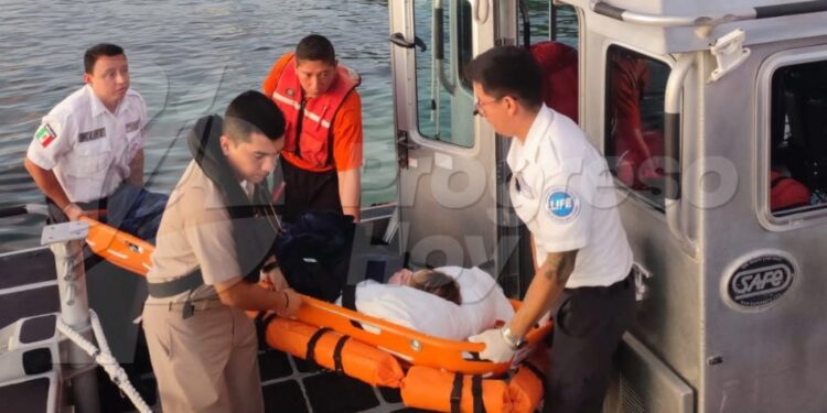 Auxilian la Marina a mujer embarazada en alta mar: viajaba en un crucero turístico