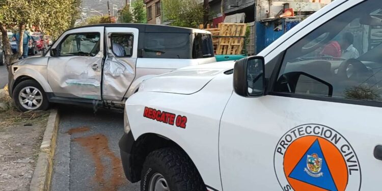 Choque de crucero en San Pedro deja a madre e hijo lesionados| Telediario México