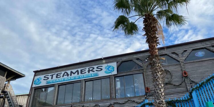 Steamers Clam Bar and Grill Cedar Key