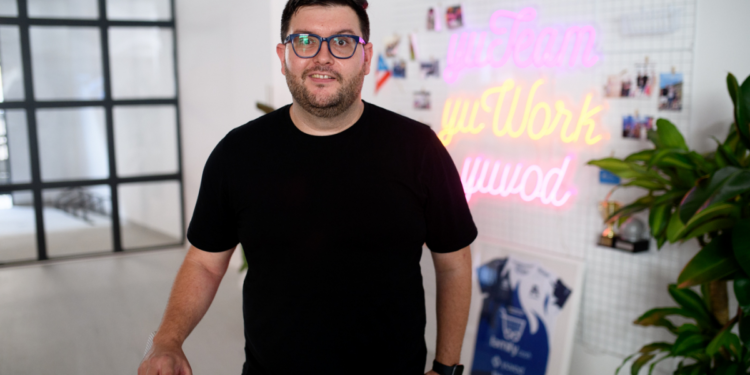 Yuvod, el 'Netflix' de marca blanca valenciano que conquista de hoteles a 'broadcasters'