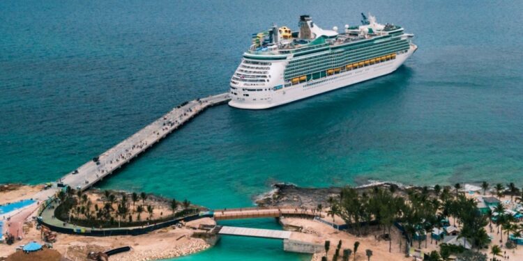 ¿Cuál es el crucero más grande de Europa y a qué puertos llega este barco?