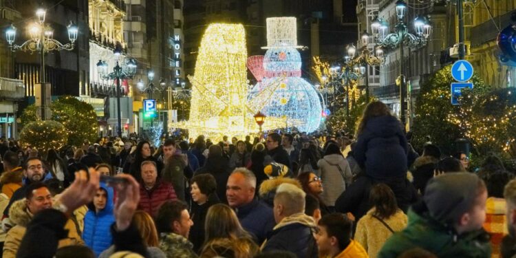 Las compañías de viaje ofrecen ver las luces de la Navidad de Vigo... pero con vuelo ...