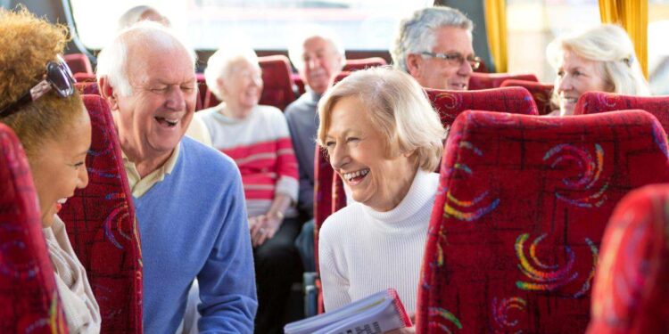 Estas son las comunidades que ya pueden comprar los viajes del Imserso 2023-2024: destinos, precios y plazas