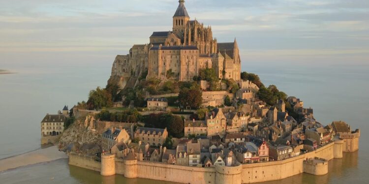 Los mejores destinos para viajar en noviembre: desde países paradisíacos hasta bonitas ciudades españolas