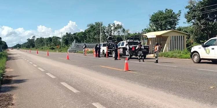 Encuentran cuerpo embolsado en crucero carretero de Felipe Carrillo Puerto