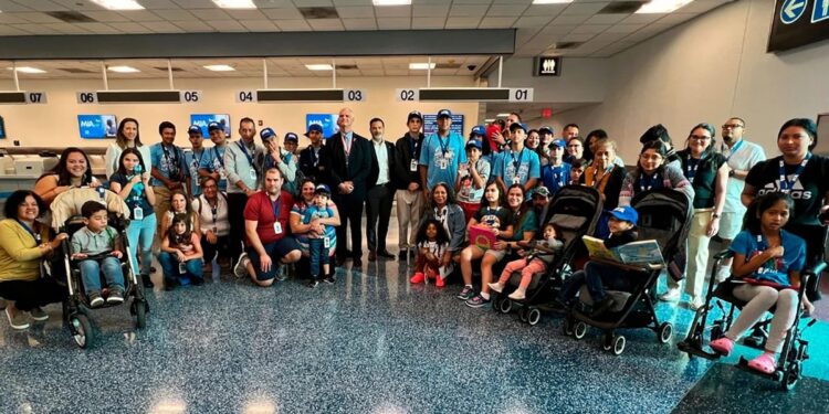 El Aeropuerto de Miami prepara a niños con necesidades especiales para viajes aéreos