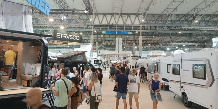 El turismo al aire libre se cita en el Salón del Caravaning