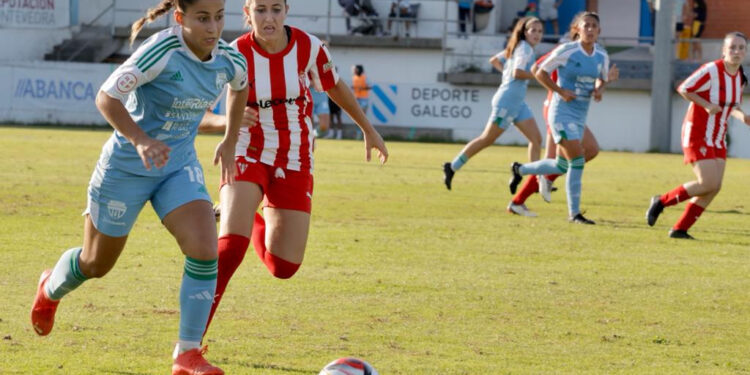 El Viajes InterRías golea al Sporting de Gijón y es líder provisional