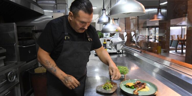 De lavaplatos a ser el mejor parrillero argentino, Javier Brichetto visitó Quito y dejó recomendaciones para hacer un asado en casa | Ecuador | Noticias