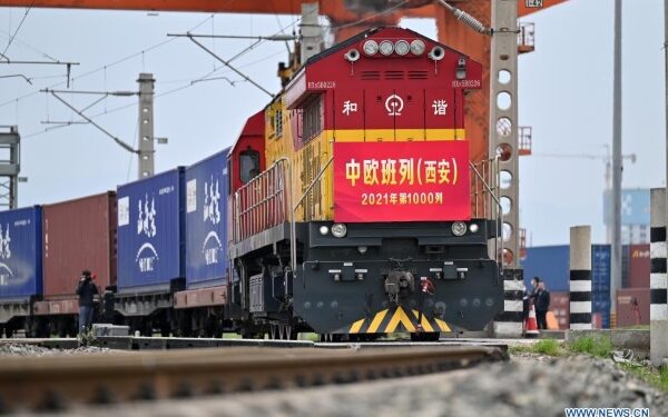 Puerto terrestre más grande de China gestiona 22.000 viajes de trenes de carga a Europa