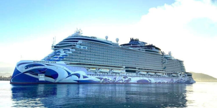 Motril recibe la visita del crucero ‘Norwegian Viva’, con más de 3.000 pasajeros