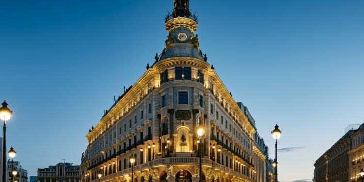 El ‘efecto arrastre’ del lujo sobre la oferta turística | Opinión