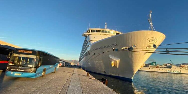 La dársena motrileña programa para octubre la escala de siete cruceros