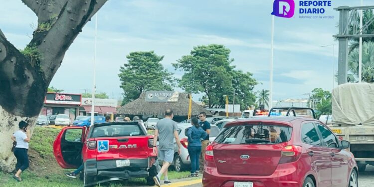 Tráfico intenso en el crucero de las juntas