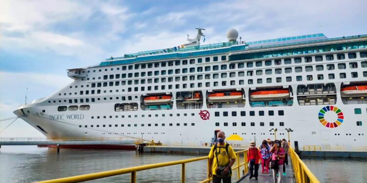 Guatemala recibió a cerca de 80 mil pasajeros en temporada de cruceros