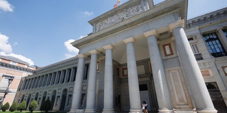 España recibió 11,9 millones de viajes de turistas en 2022 por motivos culturales, cerca del nivel de 2019