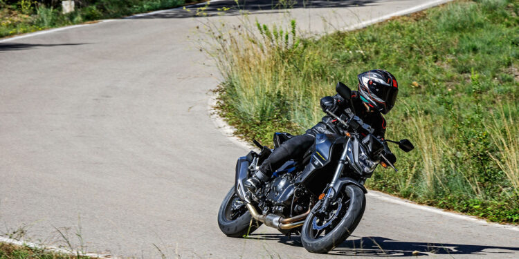 De viaje con la Honda CB750 Hornet: diversión polifacética