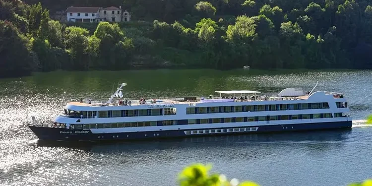 Los cruceros navegarán en las Rías Baixas (Galicia)