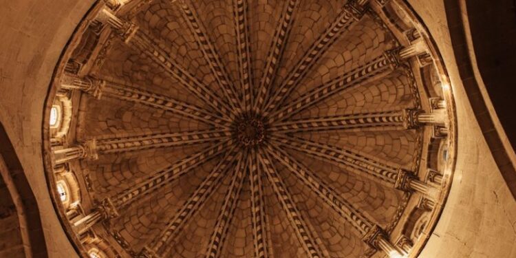 Ruta por los cimborrios del Duero: historia y arte en estado puro