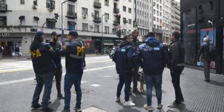 Agencia de viajes y dólar tarjeta: cómo era la maniobra del "Croata" para sacar plata del país